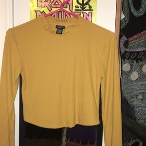 Long sleeve T-shirt crop top